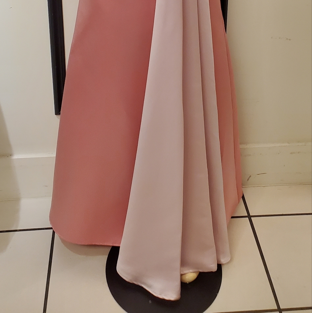 Dress - Picture 4 of 4